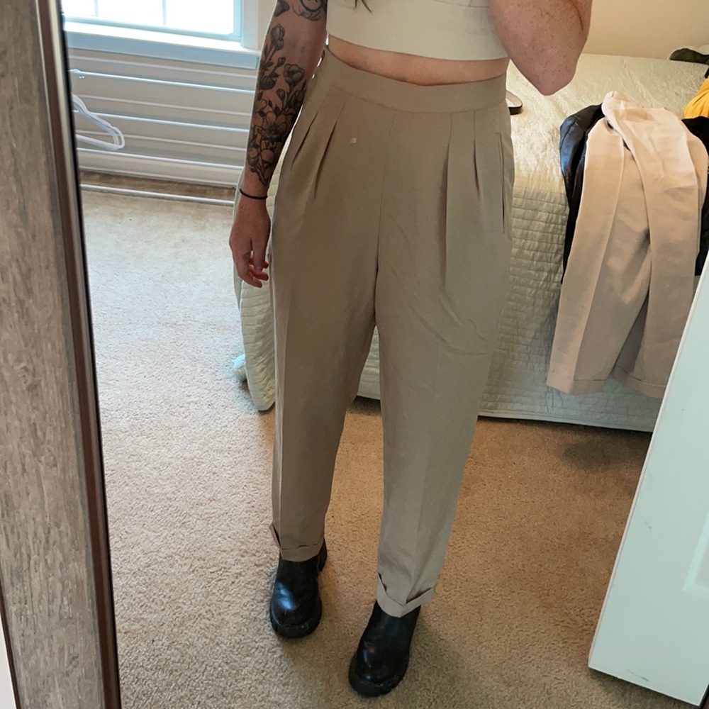 Vintage tan trousers. Size 25/2